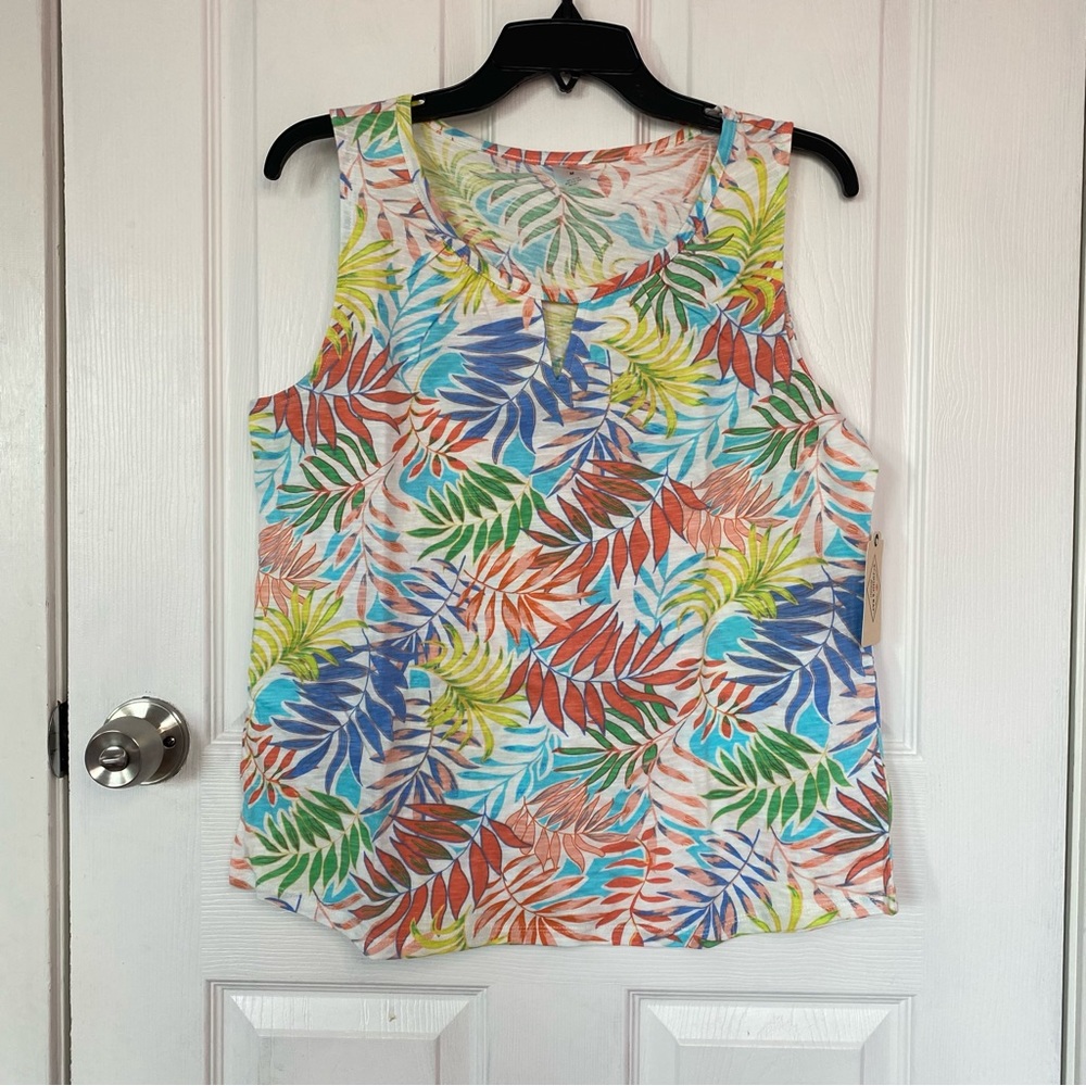 NEW St. John’s Bay Summer Tank Top size medium